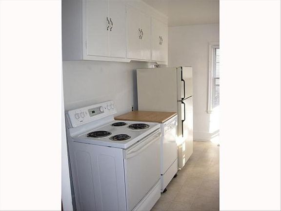 5th image of 902 National Ave