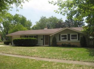 1901 Wayland Ln, Schaumburg, IL 60193