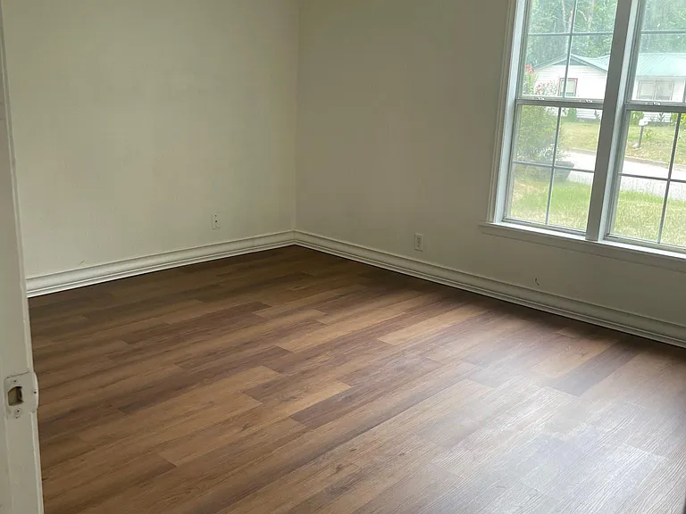 913 Bellaire Dr — Photo 5
