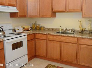 3 Plains Ct APT 20, Franklin, NH 03235