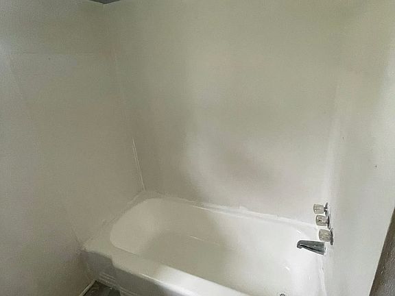 5th image of 720 Ivey St
