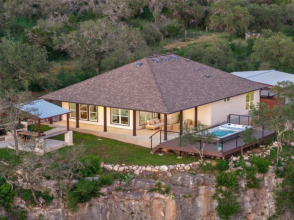 1st image of 1104 Cliff View Dr