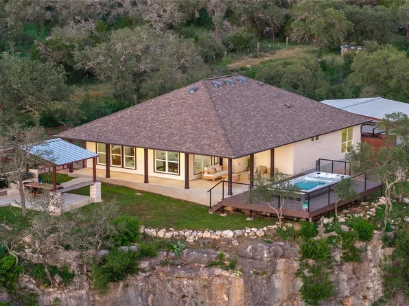 1104 Cliff View Dr, Spicewood, TX 78669