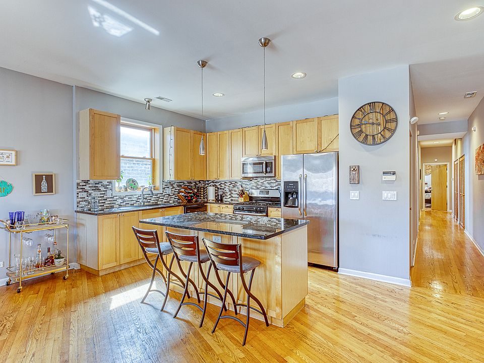 1st image of 1132 N Milwaukee Ave APT 3S