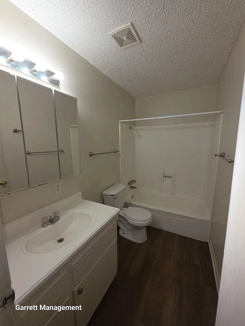 N Ridge 4-Plex — Photo 4