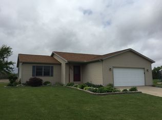 435 Sunset Dr, Colfax, IL 61728