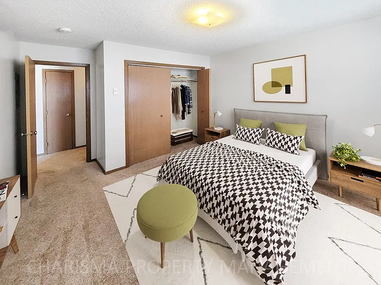 Park Apartments — Photo 19