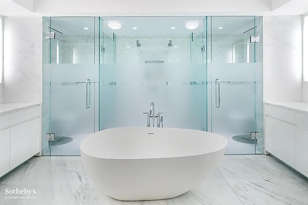 Rented by Sotheby's International Realty | media 35