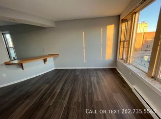 518 7th St #3, Racine, WI 53403