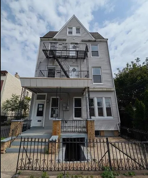 10 Sherman Pl #1