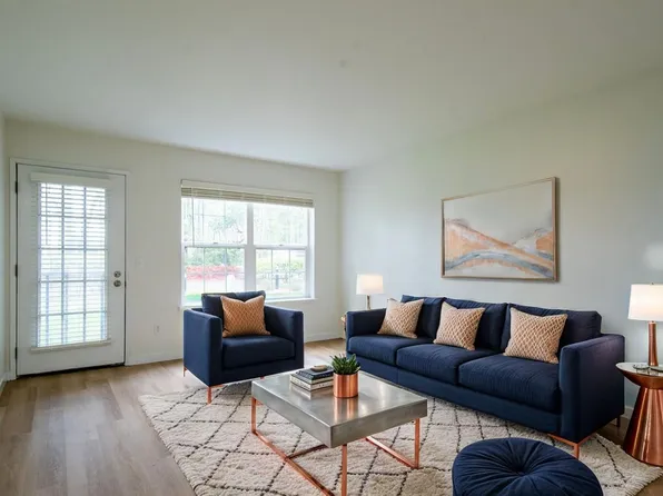 Fira Apartments