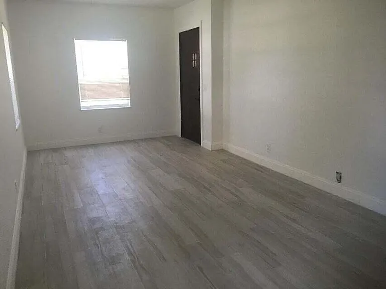 407 S Lakeside Dr #A — Photo 3