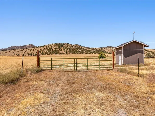 10867 S Old Highway 99, Grenada, CA 96038