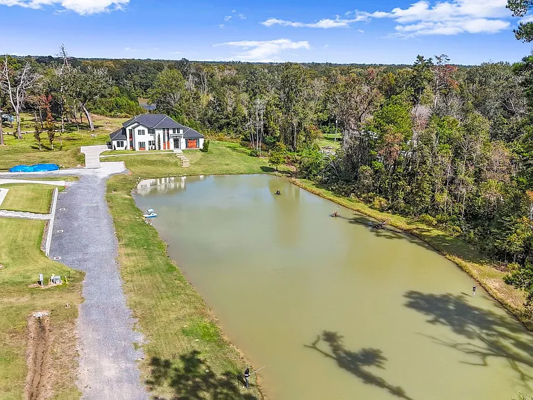 9825 Fawn View Dr — Photo 41