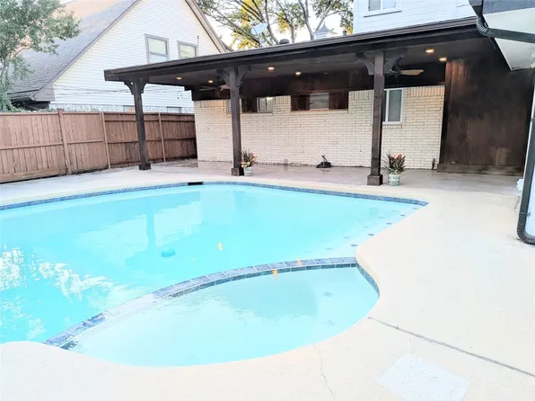202 Merribrook Trl, Duncanville, TX 75116
