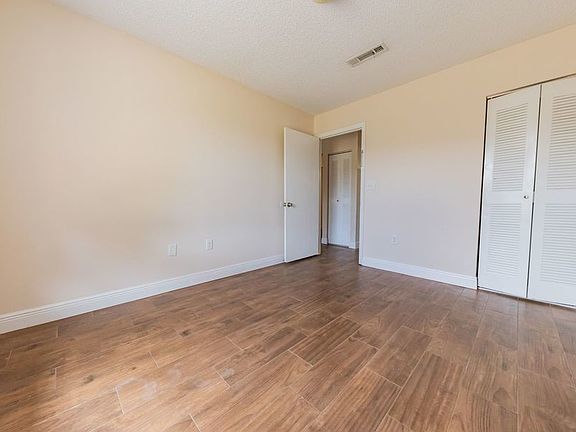 5th image of 2224 Zinfandel Ln