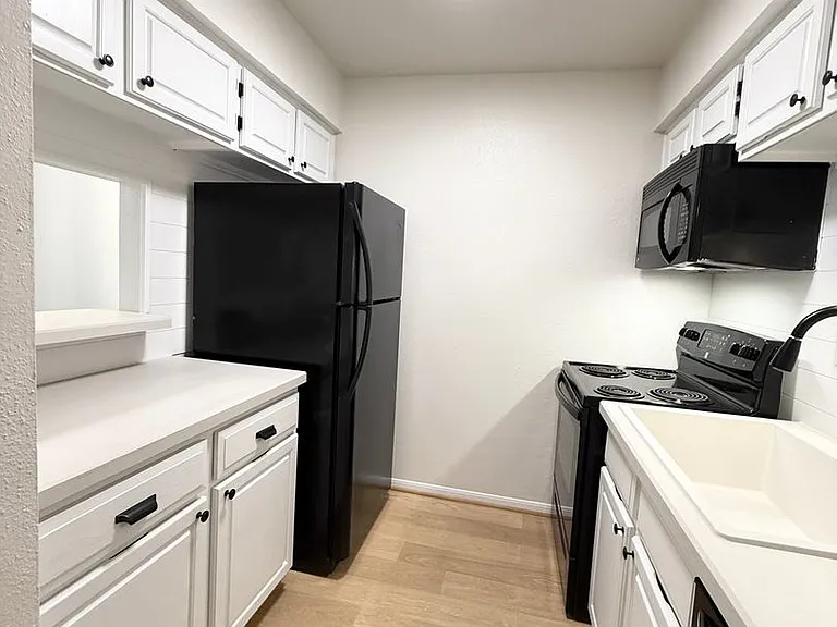 1860 White Oak Dr #376 — Photo 11