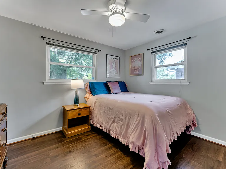 4620 Larkin St — Photo 10