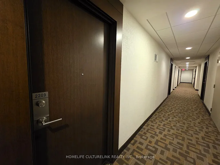 151 Village Green Sq #2209 — Photo 2