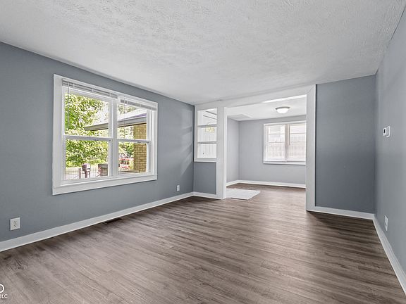 5th image of 225 S 2nd Ave