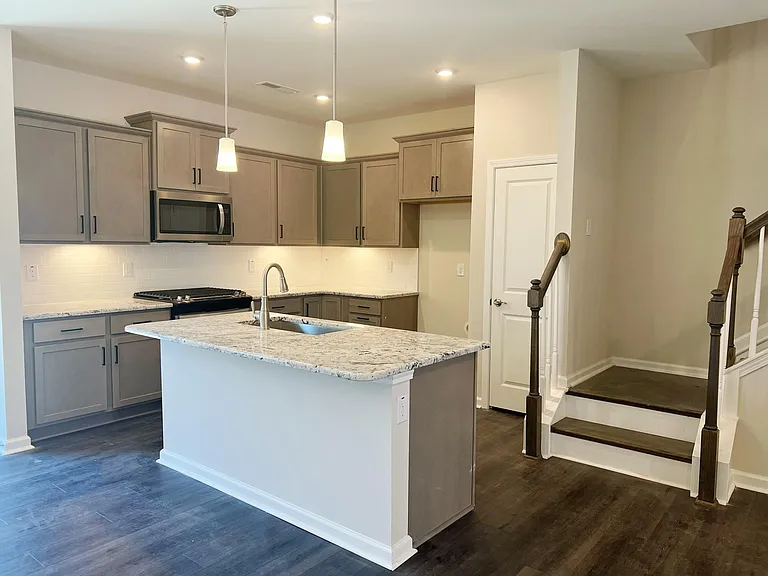 1502 Smoky Mountain St — Photo 4