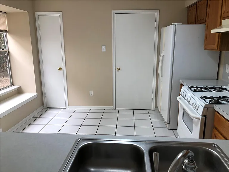 10330 Timberloch Dr — Photo 5