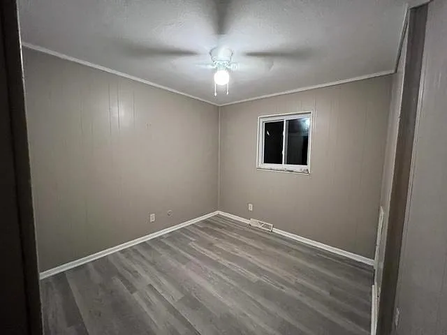 1263 Anna Ave — Photo 5