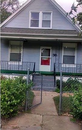 4th image of 2124 Edmund Ave