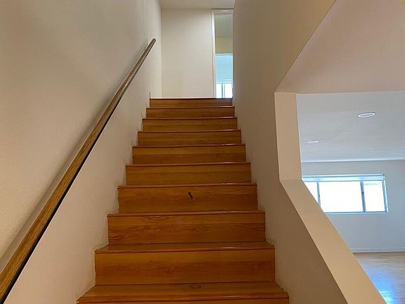 4th image of 4221 Grand View Blvd APT 3