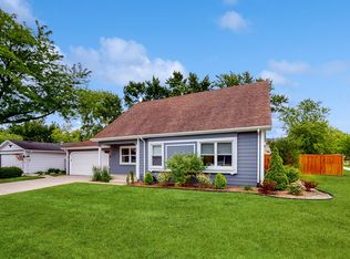 299 W Brantwood Ave, Elk Grove Village, IL 60007