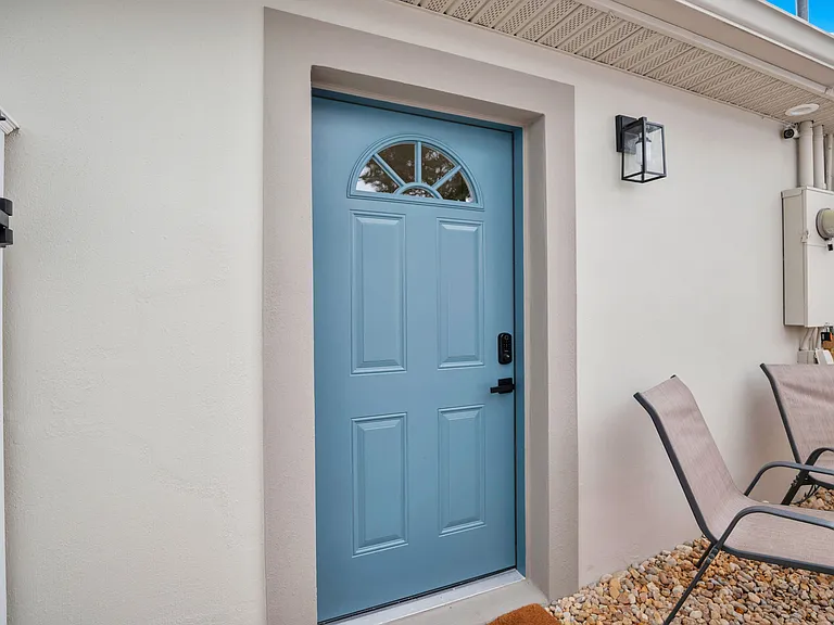 E Cypress St — Photo 2