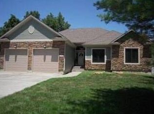 2006 Maverick Trl, Harrisonville, MO 64701