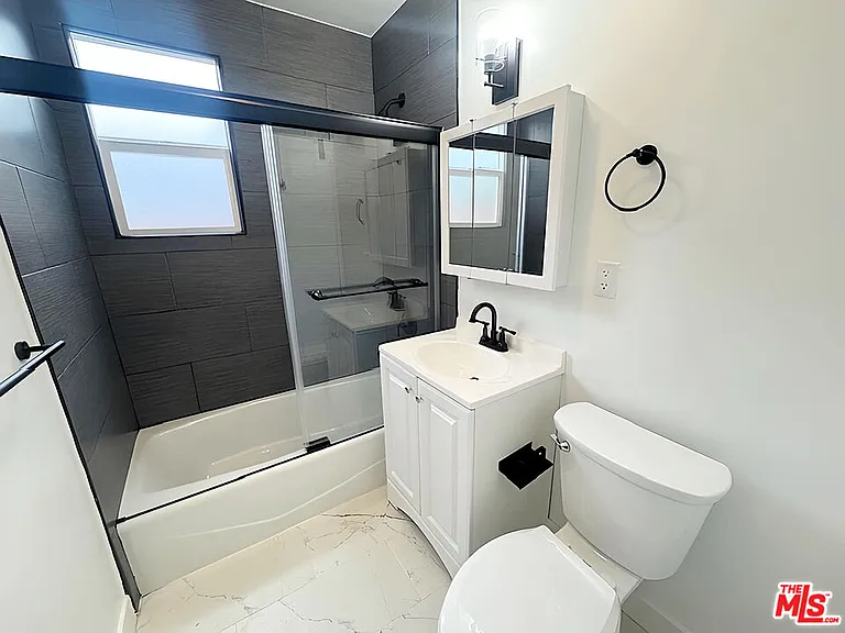 2416 Boone Ave — Photo 10
