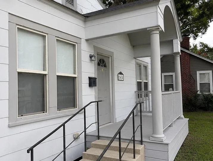 2 bed, 1300 sqft, $1,800 — Photo 2