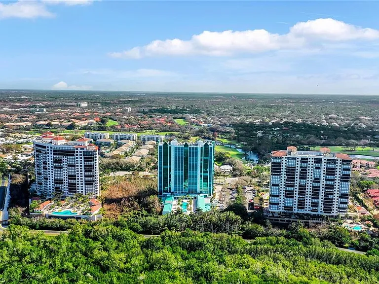 7515 Pelican Bay Blvd #17D — Photo 35
