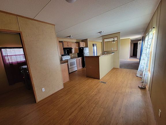 2nd image of 373 Bridlewood Dr