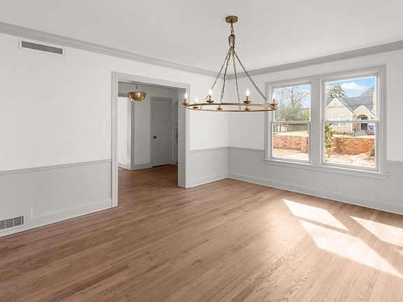 5th image of 401 W 4th St