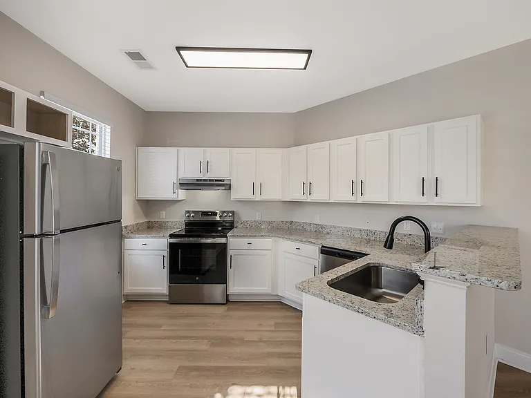 Ashbury Square Apartments — Photo 82