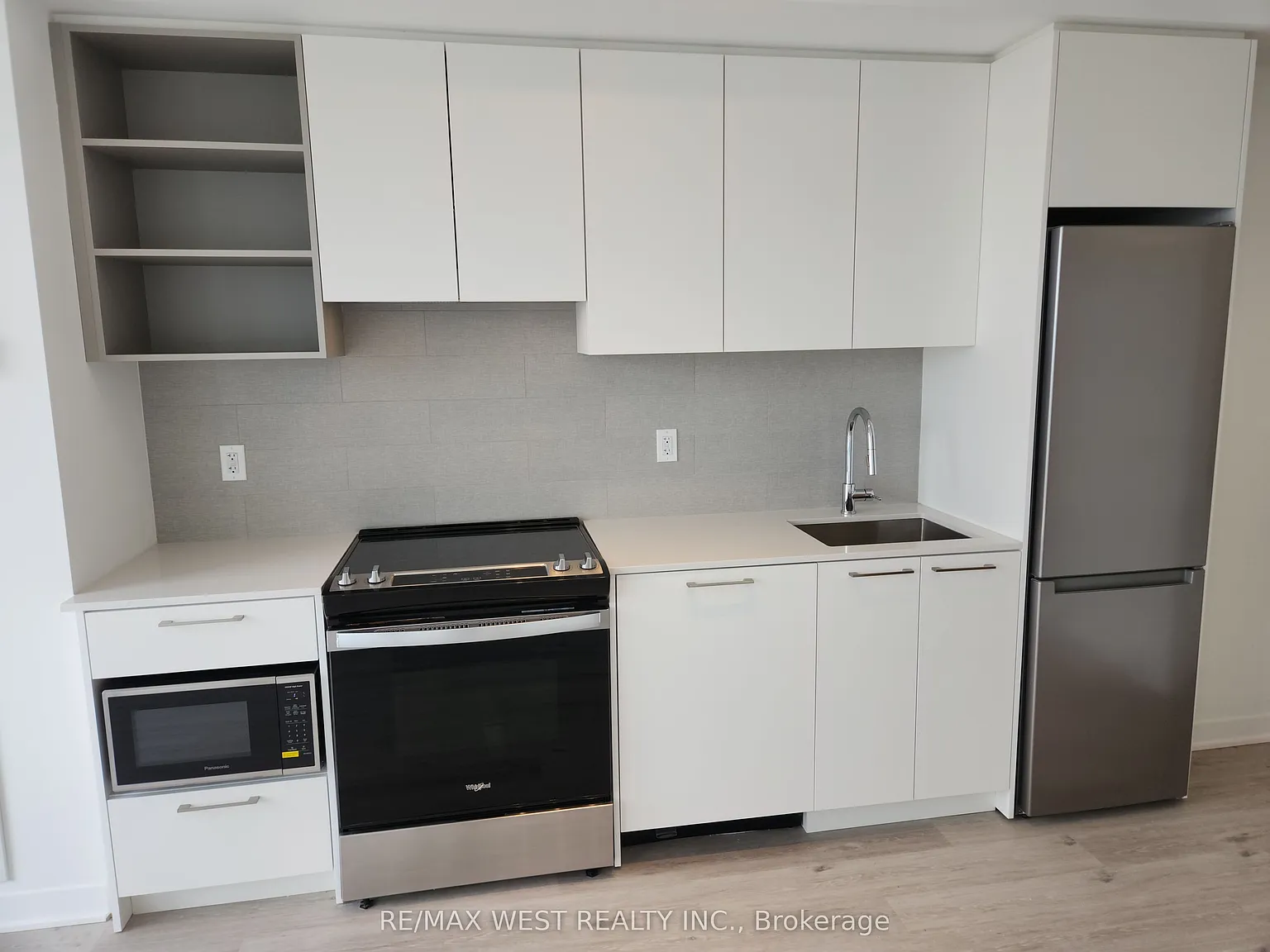 Duo Condos — Photo 3