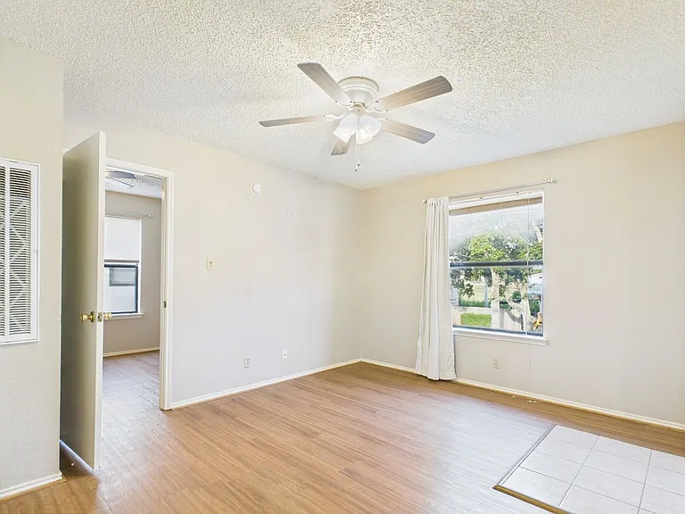 297 Billie Dr #2 — Photo 5