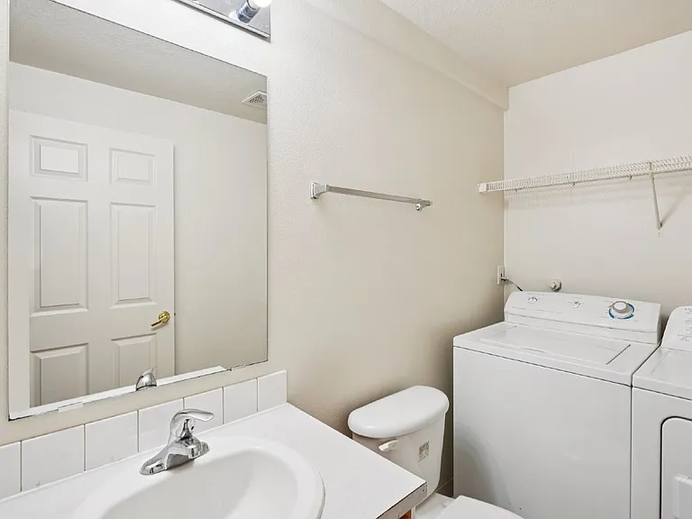 2110 Baines Blvd — Photo 4