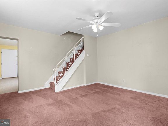 4th image of 2319 E Oakdale St