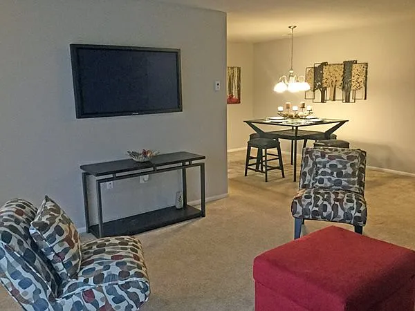 Mountain Glen — Photo 17