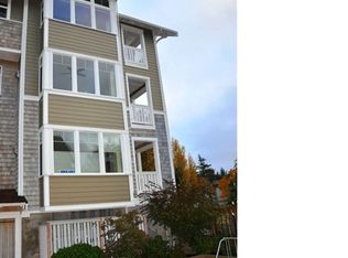 120 Hall Brothers Loop UNIT 103, Bainbridge Island, WA 98110