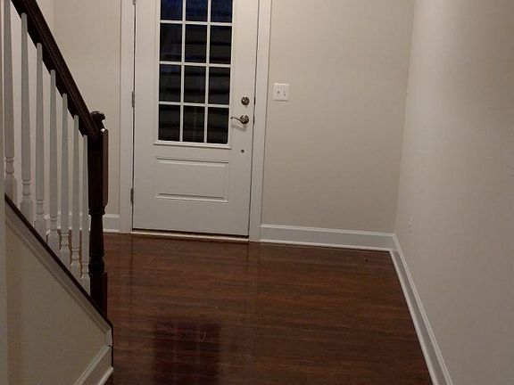 3rd image of 8467 Craggan Ln