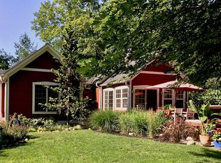 164 Union St, Douglas, MI 49406