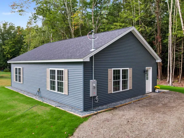 203 Main Street, Bradley, ME 04411