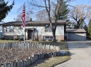 N69W23930 Michele Ln, Sussex, WI 53089
