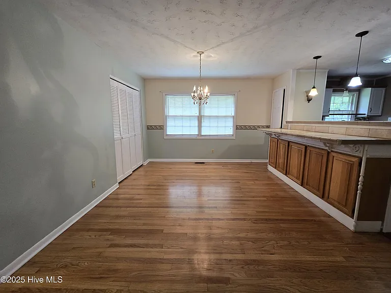 818 Williams St — Photo 7