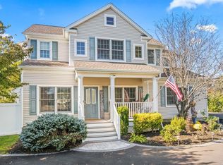 1398 Hiram Ave, Holbrook, NY 11741